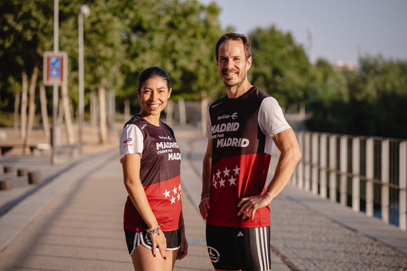 CAMISETA MADRID CORRE POR MADRID MUJER 2024